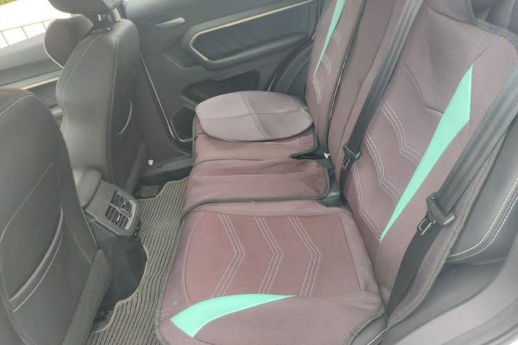 Used Haval H6 2019 1.5 GDIT Automatic Luxury Smart Connect Version China VI Standard Left Rear Seat