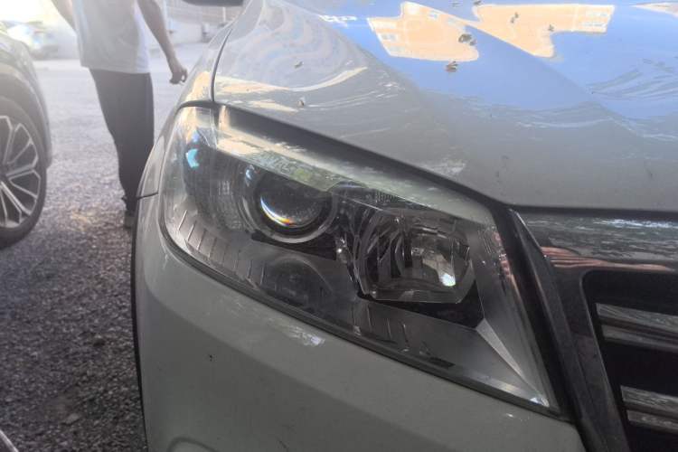 Used Haval H6 2019 Sport Edition 1.5T Automatic Two-Wheel Drive Elite Model China VI Right Front Headlight