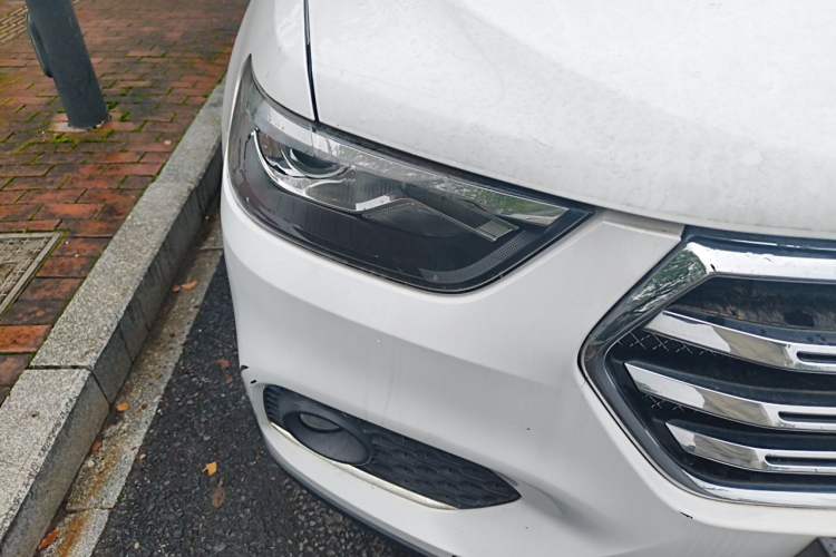 Used Haval H6 2019 Sport Edition 1.5T Automatic Two-Wheel Drive Elite Model China VI Right Front Headlight
