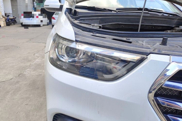 Used Haval H6 2019 Sport Edition 1.5T Automatic Two-Wheel Drive Elite Model China VI Right Front Headlight
