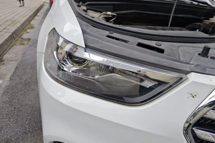 Used Haval H6 2019 Sport Edition 1.5T Automatic Two-Wheel Drive Elite Model China VI Right Front Headlight