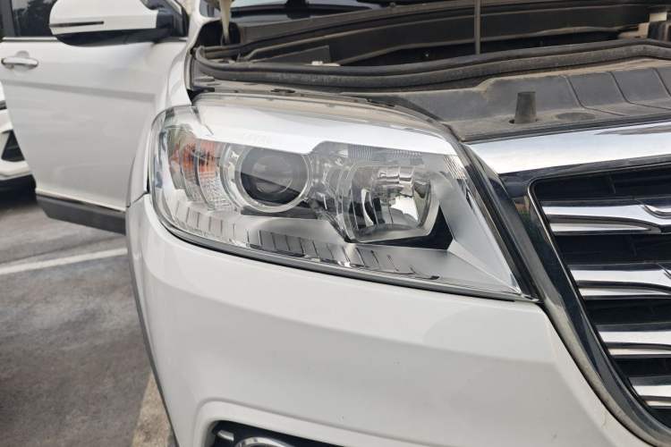 Used Haval H6 2019 Sport Edition 1.5T Automatic Two-Wheel Drive Elite Model China VI Right Front Headlight