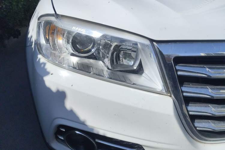 Used Haval H6 2019 Sport Edition 1.5T Manual Two-Wheel Drive Elite Model China VI Standard Right Front Headlight