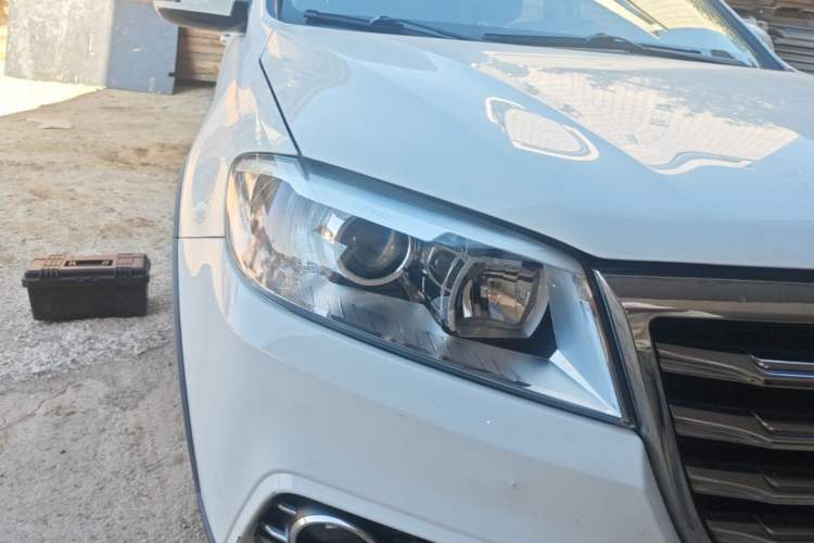 Used Haval H6 2019 Sport Edition 1.5T Automatic Two-Wheel Drive Elite Model China VI Right Front Headlight