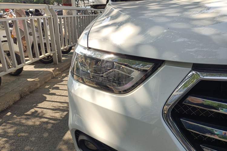 Used Haval H6 2019 Sport Edition 1.5T Automatic Two-Wheel Drive Elite Model China VI Right Front Headlight