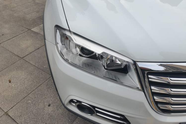 Used Haval H6 2019 Sport Edition 1.5T Automatic Two-Wheel Drive Elite Model China VI Right Front Headlight