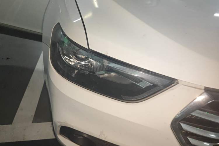 Used Haval H6 2019 Sport Edition 1.5T Automatic Two-Wheel Drive Elite Model China VI Right Front Headlight