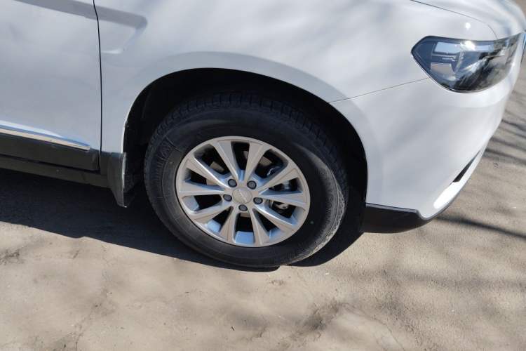 Used Haval H6 2019 Sport Edition 1.5T Automatic Two-Wheel Drive Prestige Smart Connectivity Model China VI Right Front Wheel Hub
