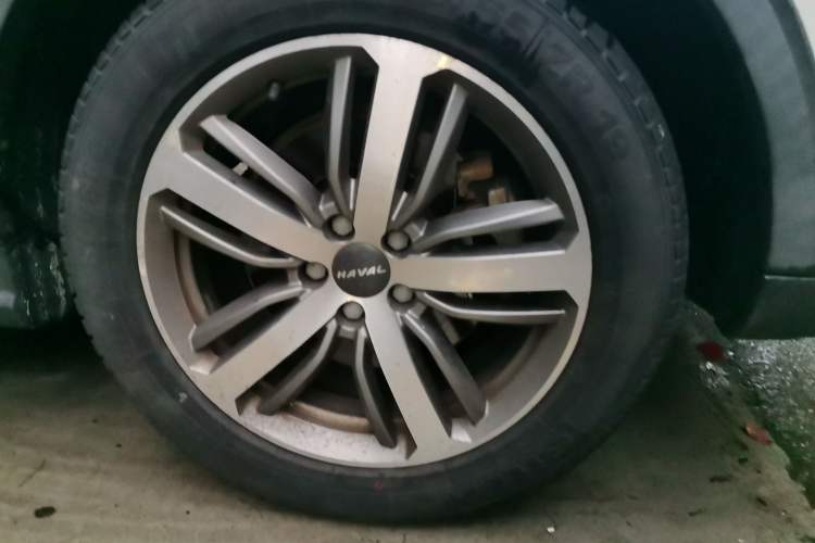 Used Haval H6 2019 2.0 GDIT Automatic Luxury Smart Connectivity Version China V Standard Right Front Wheel Hub