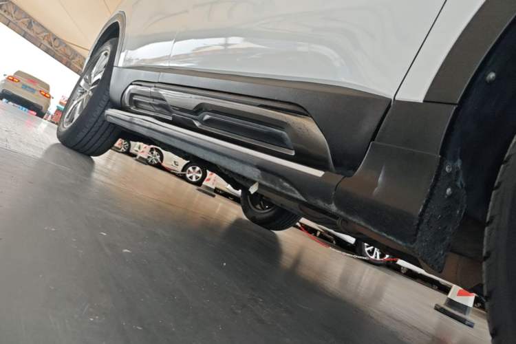 Used Haval H6 2019 Red Label 2.0 GDIT Automatic Luxury Smart Connectivity Edition Right Side Sill