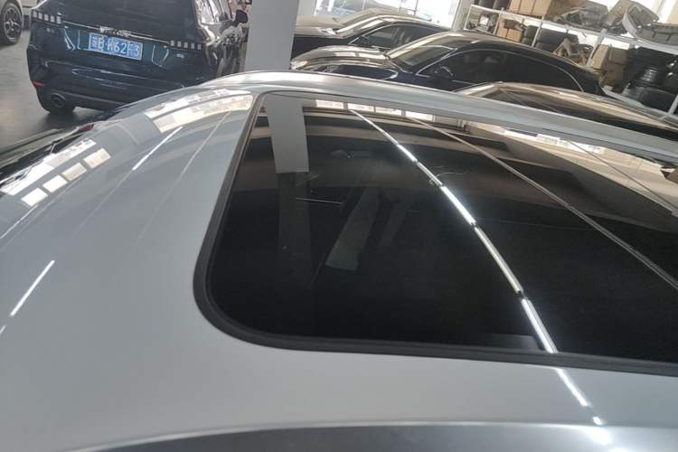 Used Haval H6 2019 Blue Label 1.5 GDIT Automatic Luxury Smart Connectivity Edition Roof