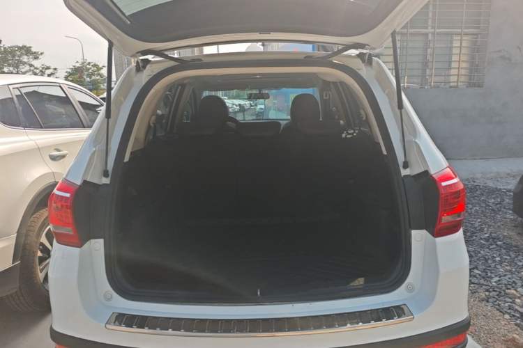 Used Haval H6 2019 Sport Edition 1.5T Automatic Two-Wheel Drive Elite Model China VI Trunk
