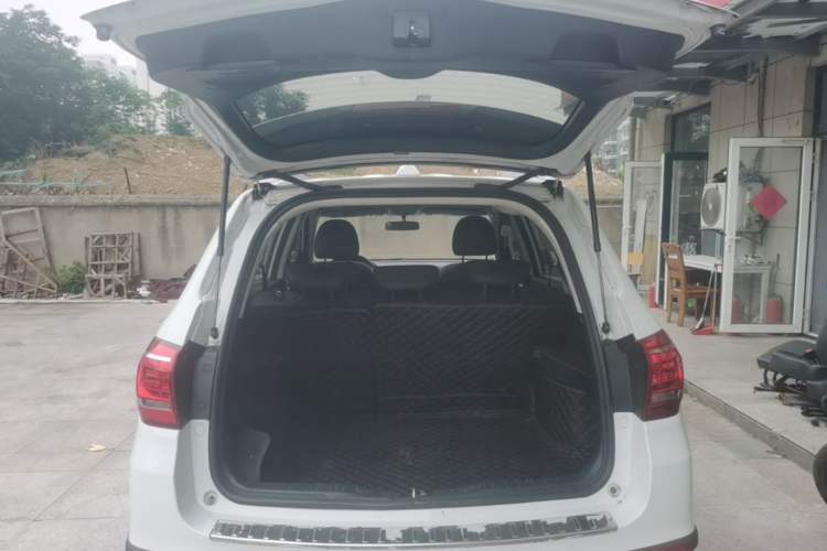 Used Haval H6 2019 Sport Edition 1.5T Automatic Two-Wheel Drive Elite Model China VI Trunk