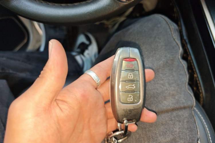 Used Haval H6 2019 1.5 GDIT Automatic Luxury Smart Connect Version China VI Standard Vehicle Key