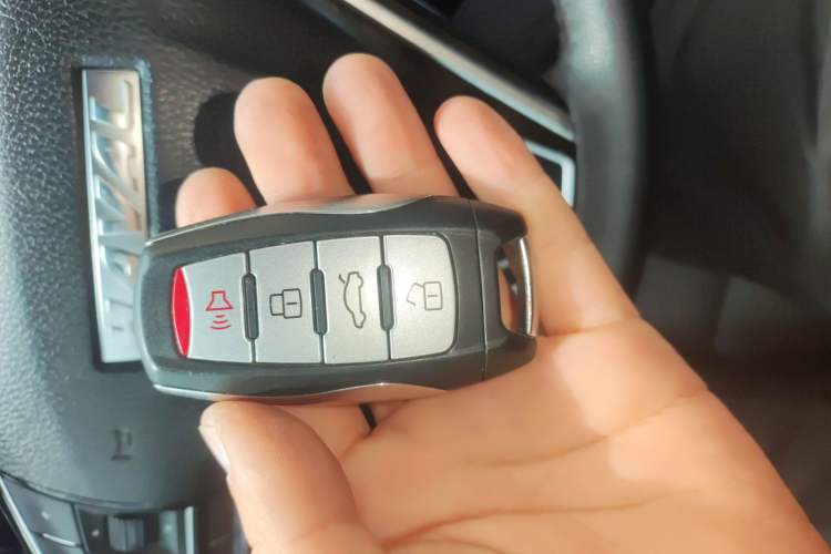 Used Haval H6 2019 Sport Edition 1.5T Manual Two-Wheel Drive Elite Model China VI Standard Vehicle Key