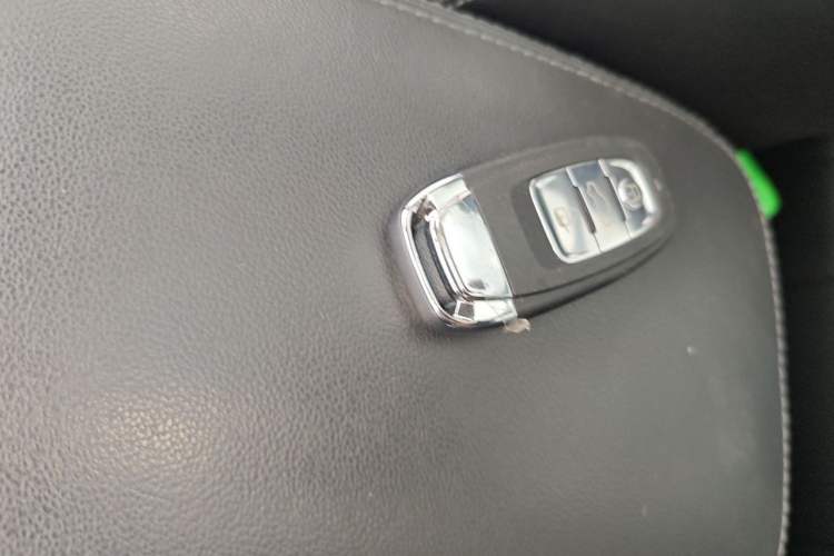 Used Haval H6 2019 1.5 GDIT Automatic Luxury Smart Connect Version China VI Standard Vehicle Key
