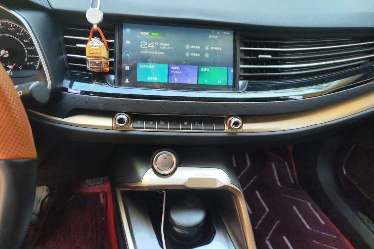 Used Haval H6 2020 1.5 GDIT Automatic Platinum Champion Edition Audio And AC Panel