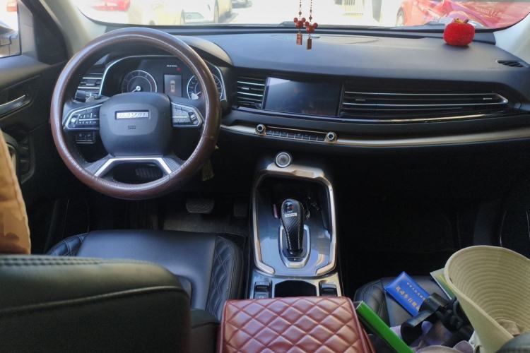 Used Haval H6 2020 1.5 GDIT Automatic Platinum Champion Edition Center Console