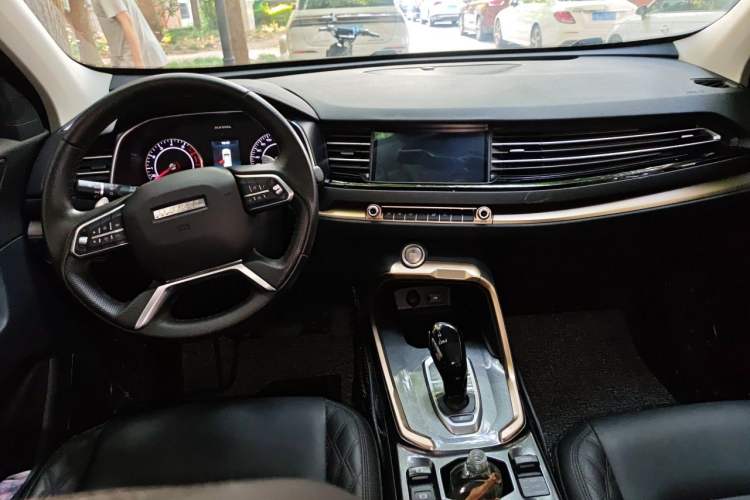 Used Haval H6 2020 1.5 GDIT Automatic Platinum Champion Edition Center Console