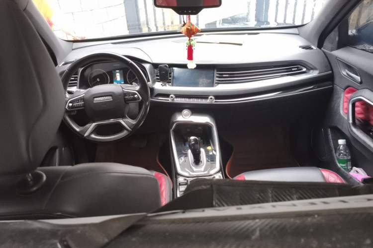 Used Haval H6 2020 2.0 GDIT Automatic GT Champion Edition Center Console