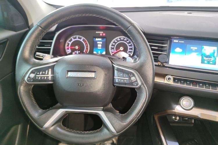 Used Haval H6 2020 2.0 GDIT Automatic Platinum Champion Edition Center Console
