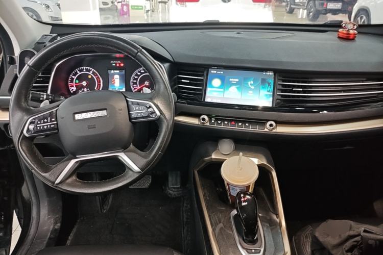 Used Haval H6 2020 2.0 GDIT Automatic Platinum Champion Edition Center Console