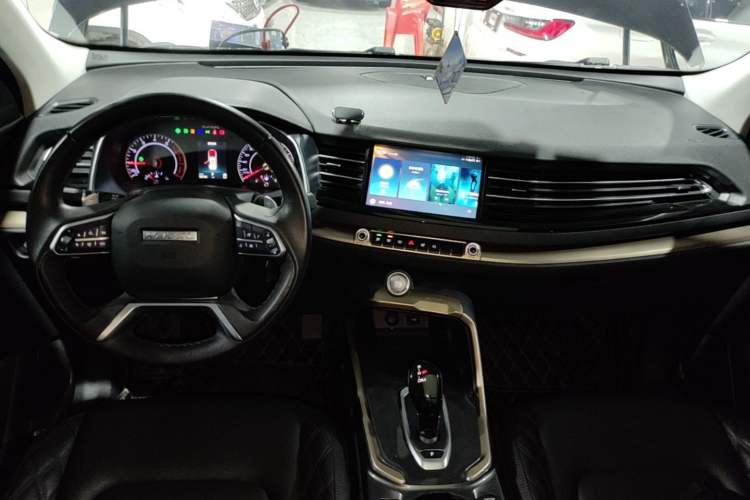 Used Haval H6 2020 2.0 GDIT Automatic Platinum Champion Edition Center Console