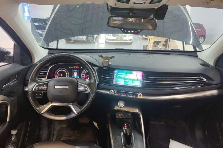 Used Haval H6 2020 1.5 GDIT Automatic Platinum Champion Edition Center Console