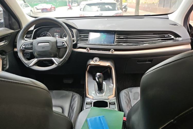 Used Haval H6 2020 1.5 GDIT Automatic Platinum Champion Edition Center Console