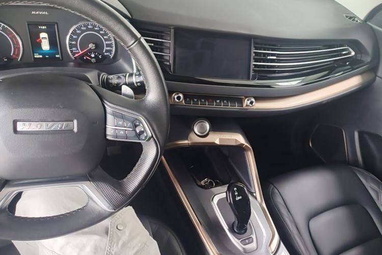 Used Haval H6 2020 1.5 GDIT Automatic Platinum Champion Edition Center Console