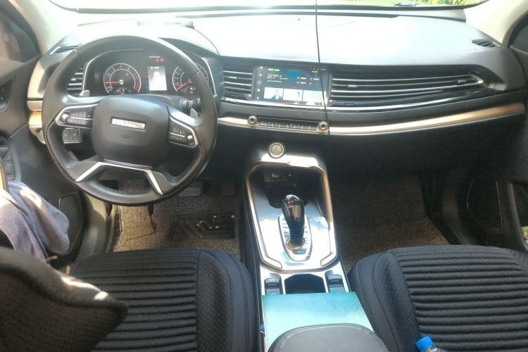Used Haval H6 2020 1.5 GDIT Automatic Platinum Champion Edition Center Console