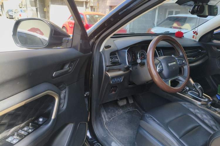 Used Haval H6 2020 1.5 GDIT Automatic Platinum Champion Edition Driver Seat
