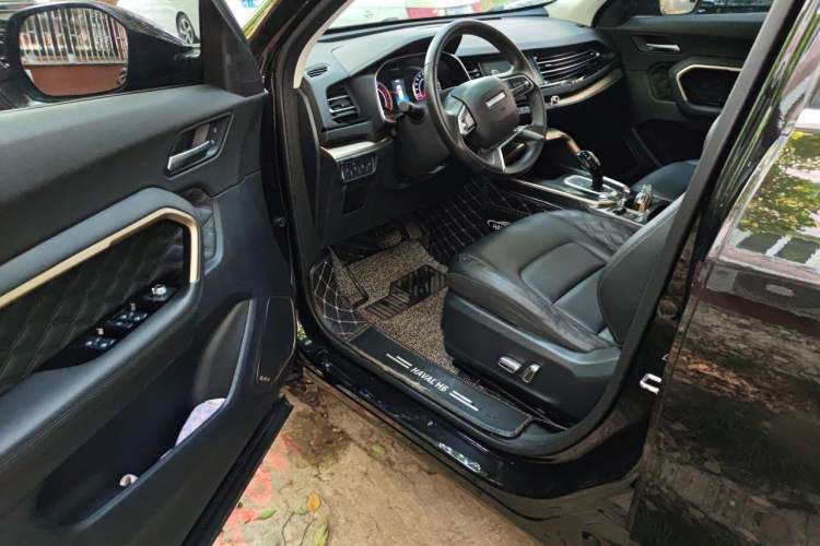 Used Haval H6 2020 1.5 GDIT Automatic Platinum Champion Edition Driver Seat