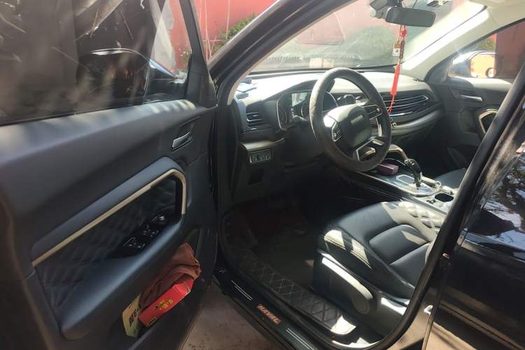 Used Haval H6 2020 1.5 GDIT Automatic Platinum Urban Edition Driver Seat