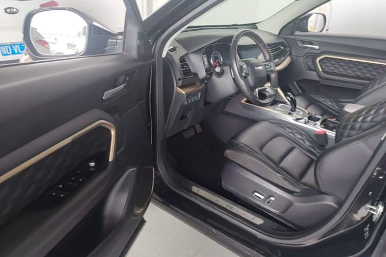 Used Haval H6 2020 1.5 GDIT Automatic Platinum Champion Edition Driver Seat