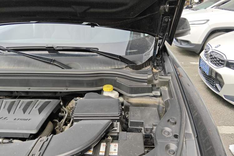 Used Haval H6 2020 1.5 GDIT Automatic Platinum Urban Edition Engine Bay Left