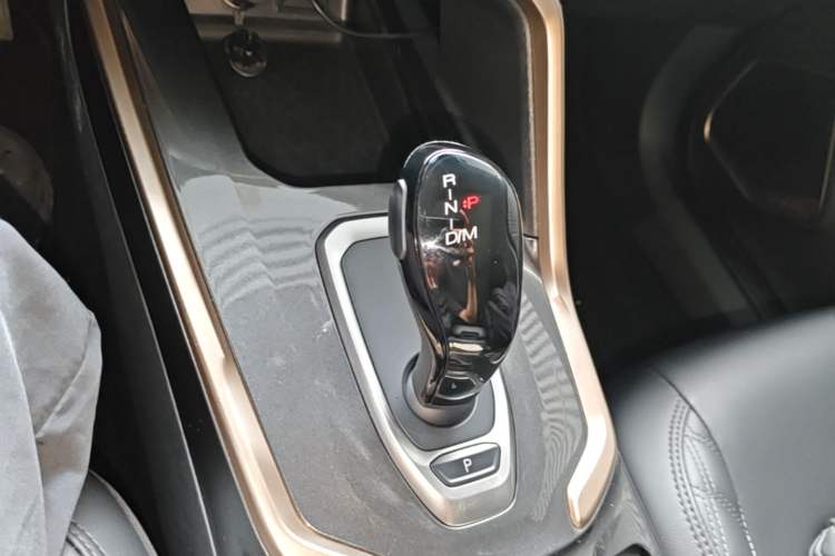 Used Haval H6 2020 2.0 GDIT Automatic Platinum Champion Edition Gear Lever