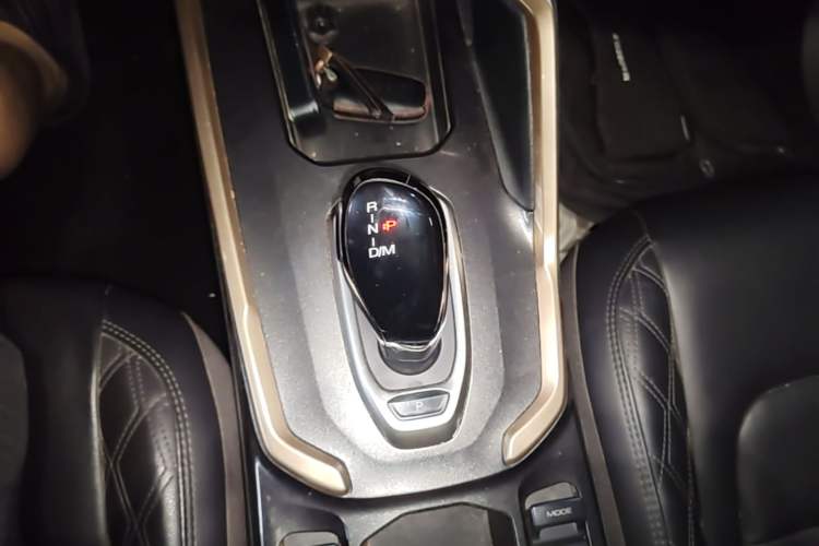 Used Haval H6 2020 1.5 GDIT Automatic Platinum Urban Edition Gear Lever