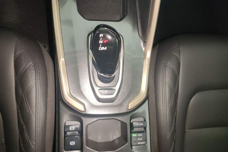 Used Haval H6 2020 1.5 GDIT Automatic Platinum Champion Edition Gear Lever