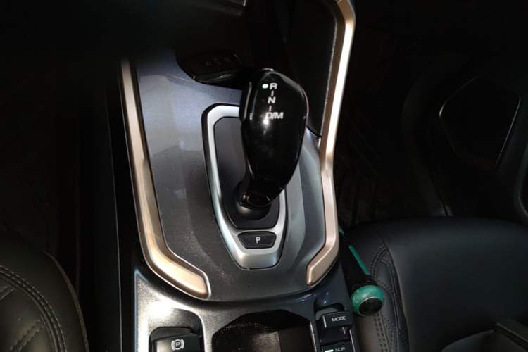 Used Haval H6 2020 2.0 GDIT Automatic Platinum Champion Edition Gear Lever