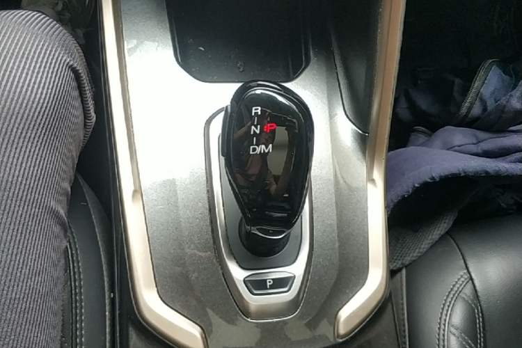 Used Haval H6 2020 1.5 GDIT Automatic Platinum Champion Edition Gear Lever