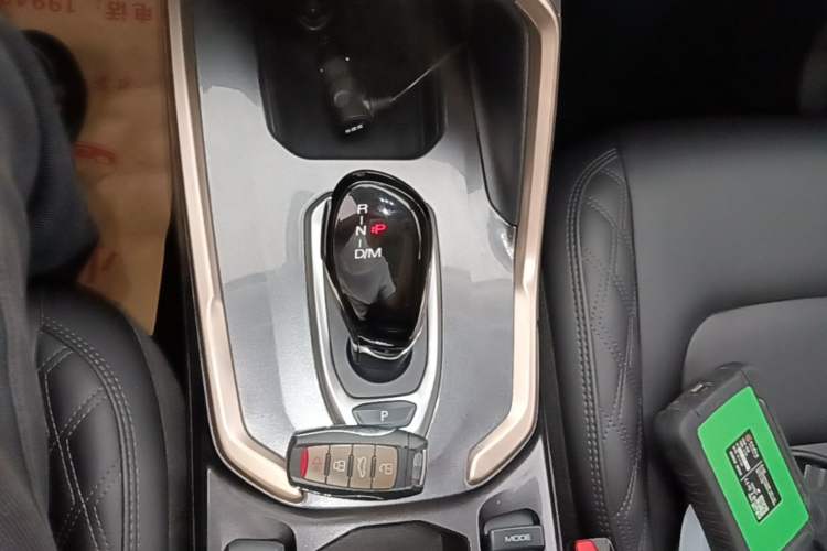 Used Haval H6 2020 1.5 GDIT Automatic Platinum Champion Edition Gear Lever