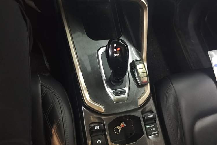 Used Haval H6 2020 1.5 GDIT Automatic Platinum Champion Edition Gear Lever