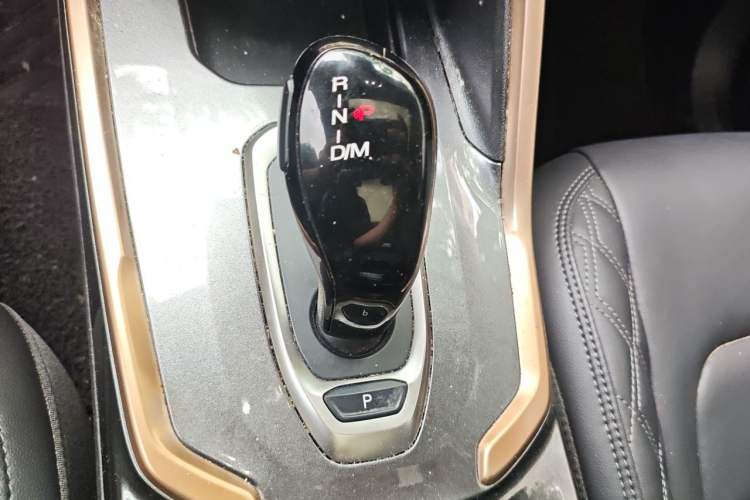 Used Haval H6 2020 1.5 GDIT Automatic Platinum Champion Edition Gear Lever