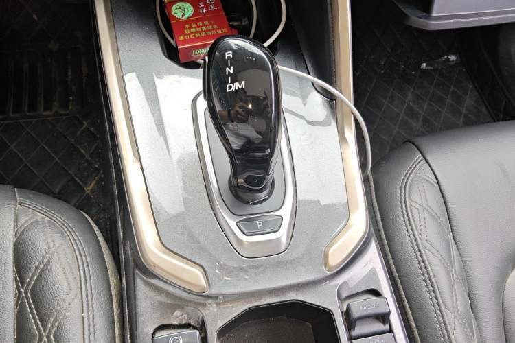 Used Haval H6 2020 1.5 GDIT Automatic Platinum Urban Edition Gear Lever