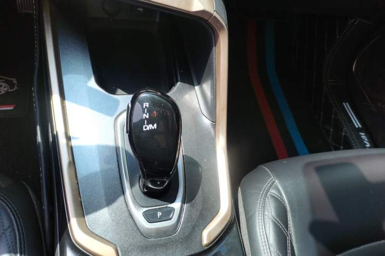 Used Haval H6 2020 1.5 GDIT Automatic Platinum Urban Edition Gear Lever