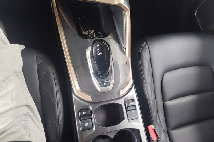 Used Haval H6 2020 1.5 GDIT Automatic Platinum Champion Edition Gear Lever