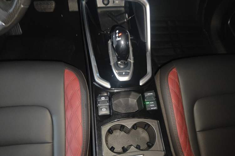 Used Haval H6 2020 2.0 GDIT Automatic GT Champion Edition Gear Lever