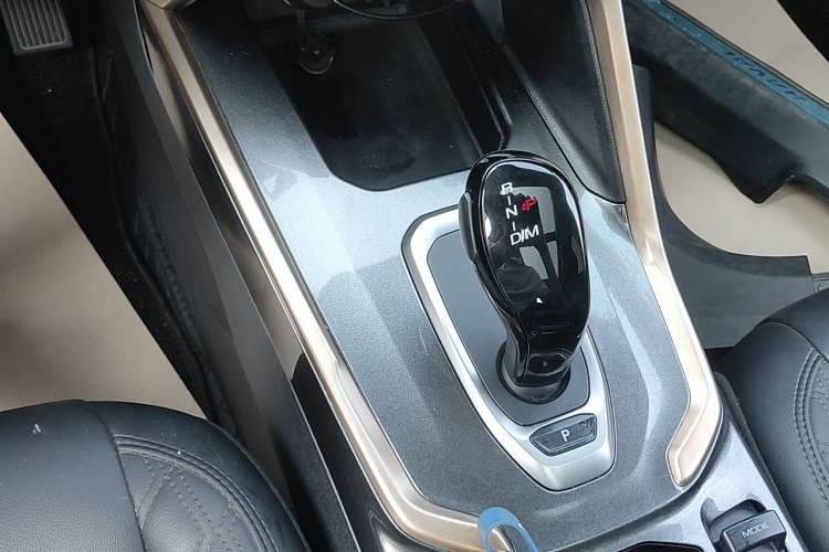 Used Haval H6 2020 1.5 GDIT Automatic Platinum Champion Edition Gear Lever