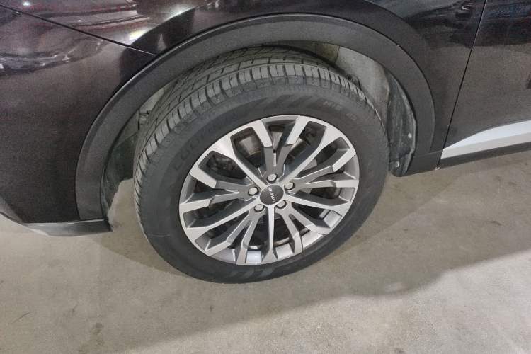 Used Haval H6 2020 1.5 GDIT Automatic Platinum Luxury Edition Left Front Wheel Hub